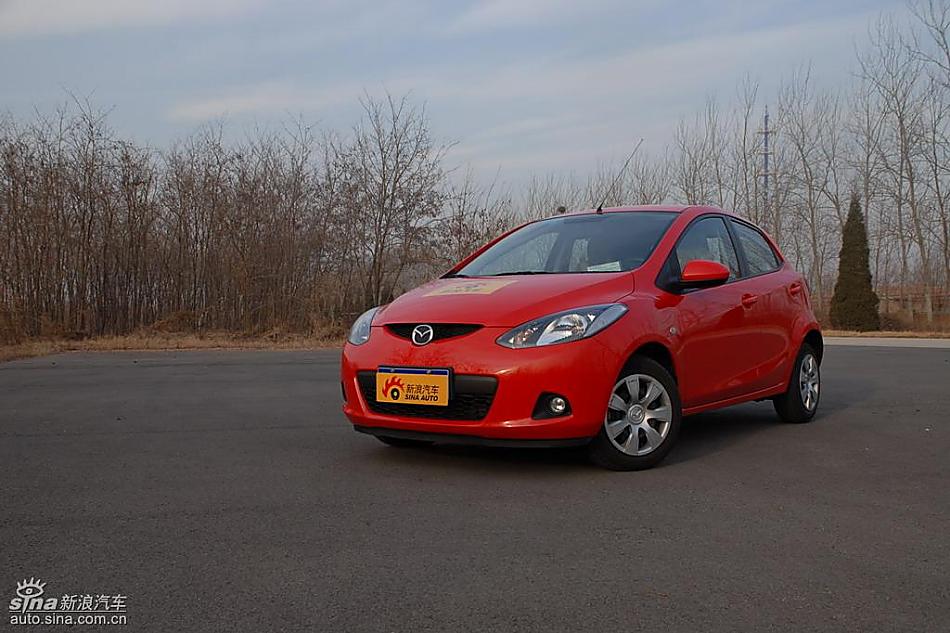 马自达2外观