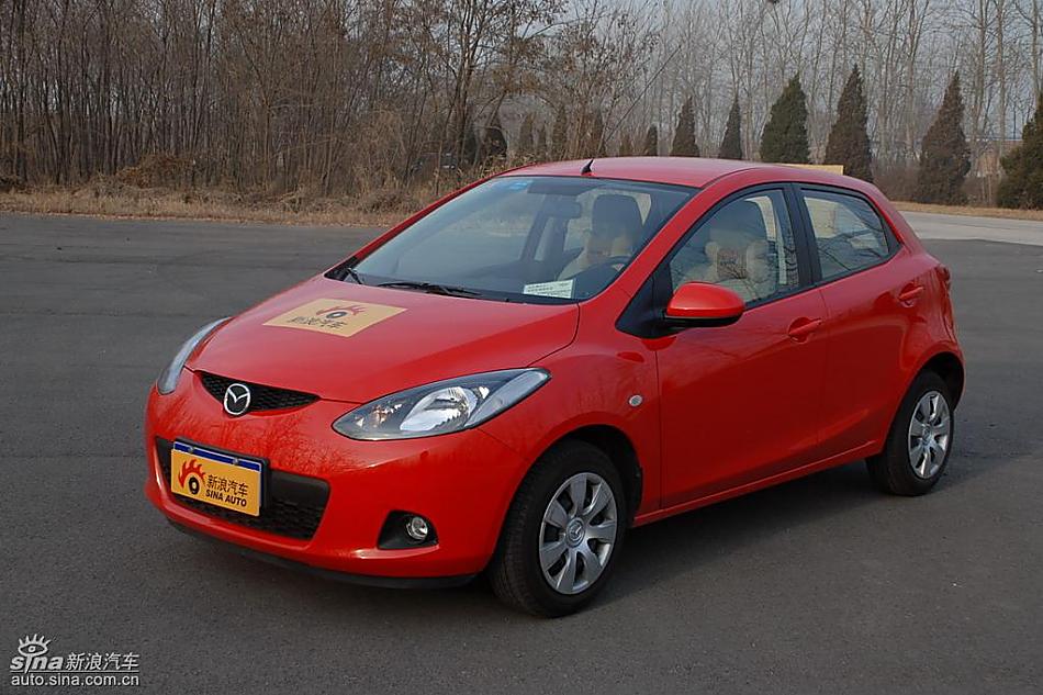 马自达2外观
