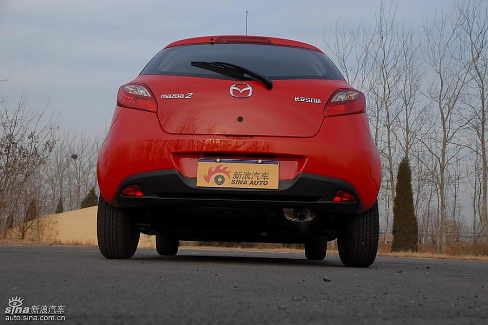 马自达2外观