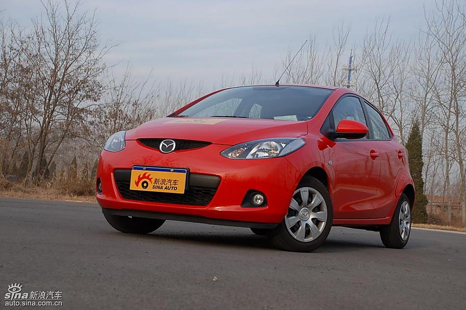 马自达2外观