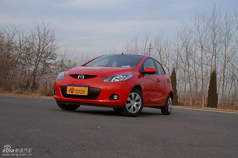 马自达2外观