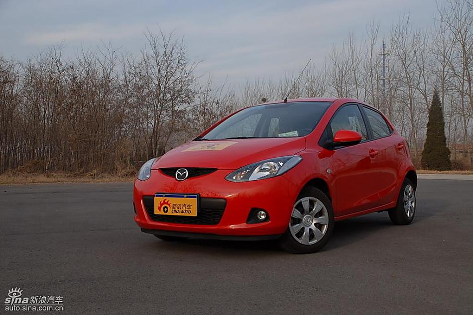马自达2外观