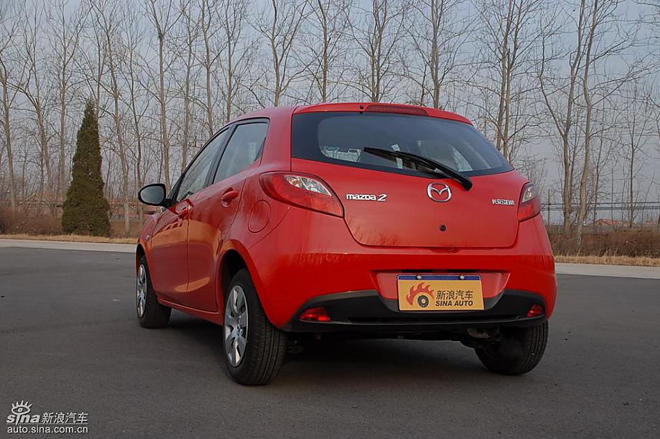 马自达2外观
