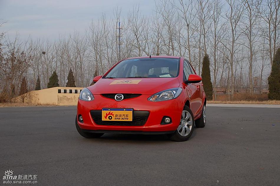 马自达2外观