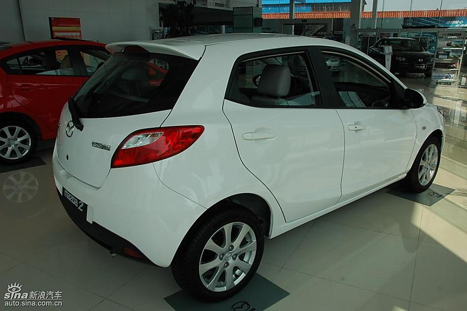 马自达2尊贵型1.5AT外观