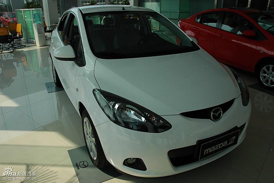 马自达2尊贵型1.5AT外观