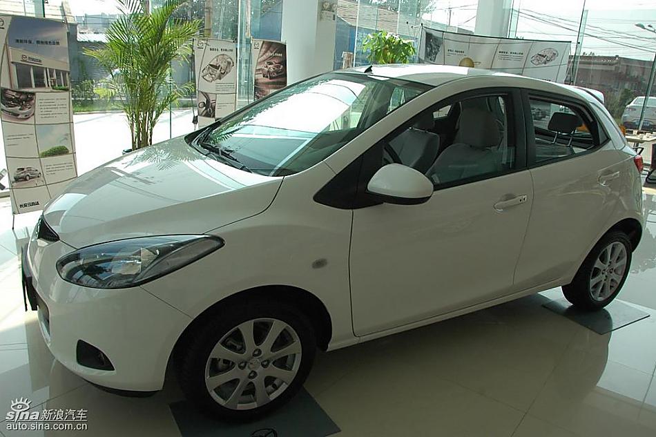 马自达2尊贵型1.5AT外观