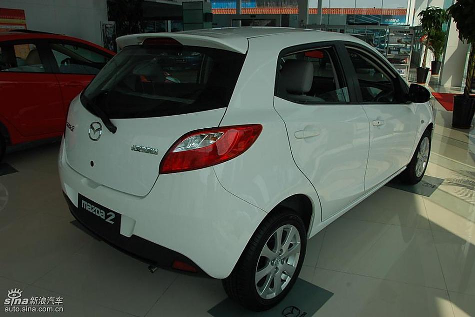 马自达2尊贵型1.5AT外观