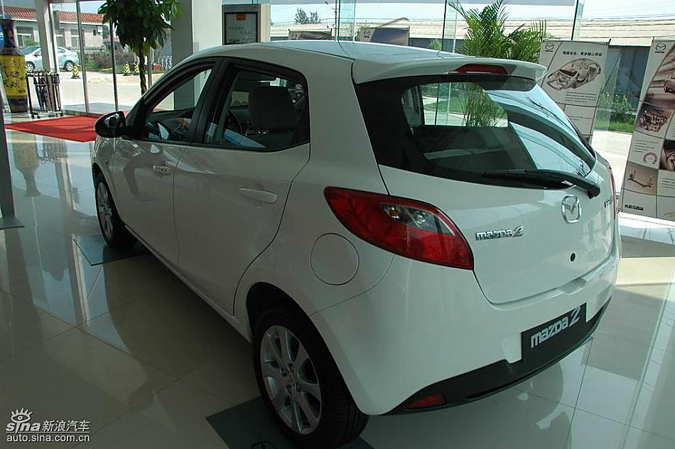 马自达2尊贵型1.5AT外观