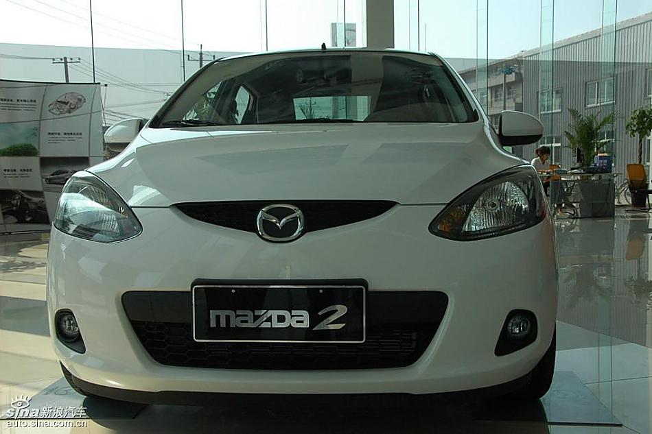 马自达2尊贵型1.5AT外观