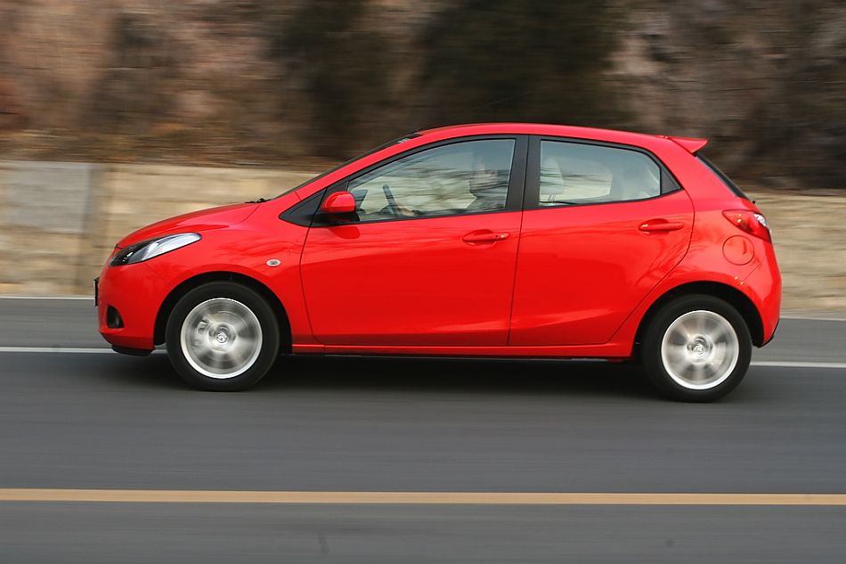 马自达2动态图片