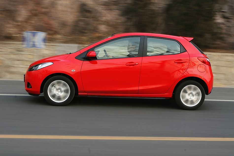 马自达2动态图片