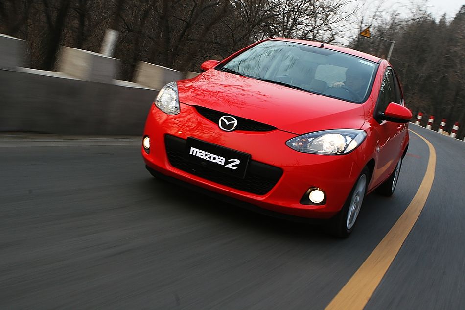 马自达2动态图片