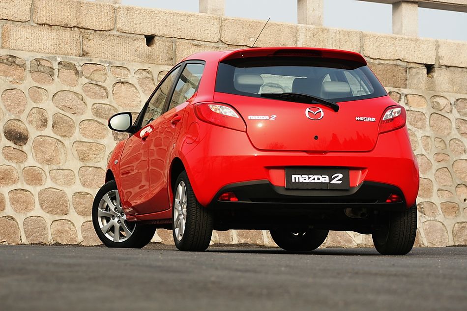 马自达2外观图片