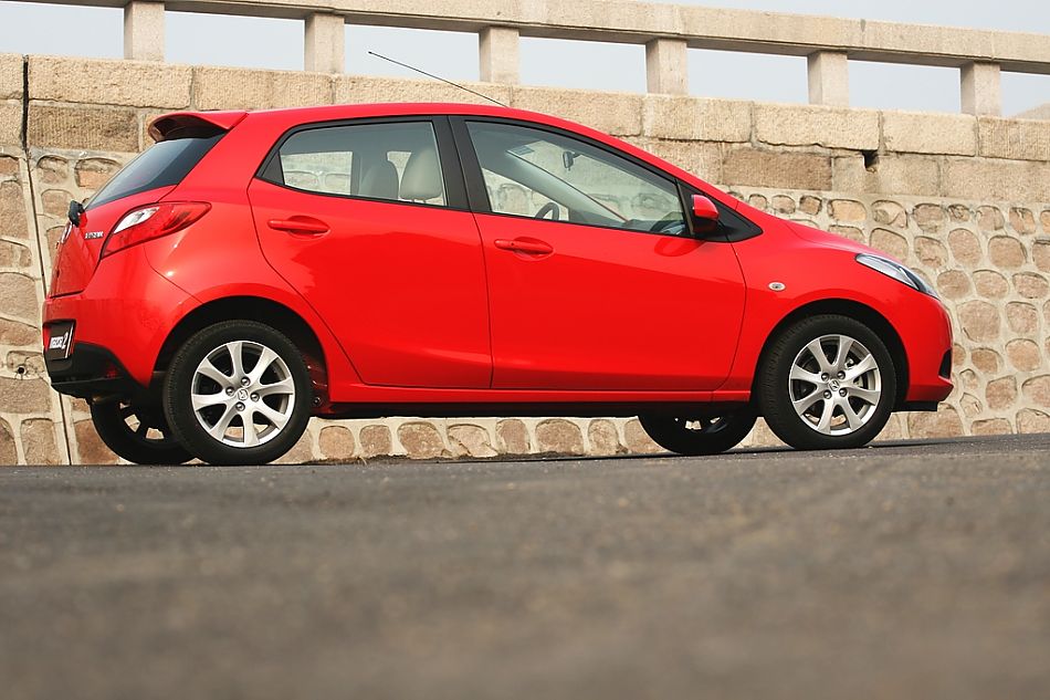 马自达2外观图片