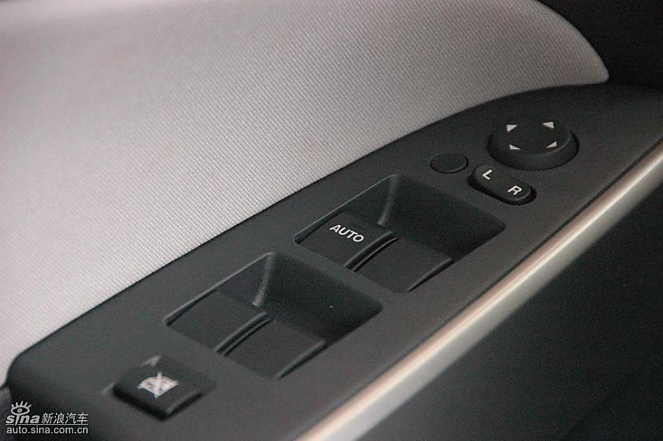 马自达2尊贵型1.5AT内饰