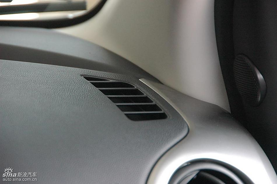 马自达2尊贵型1.5AT内饰