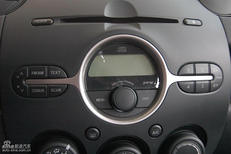 马自达2尊贵型1.5AT内饰