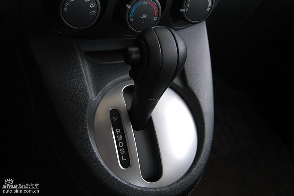 马自达2尊贵型1.5AT内饰