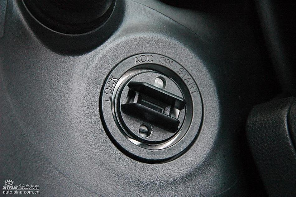 马自达2尊贵型1.5AT内饰