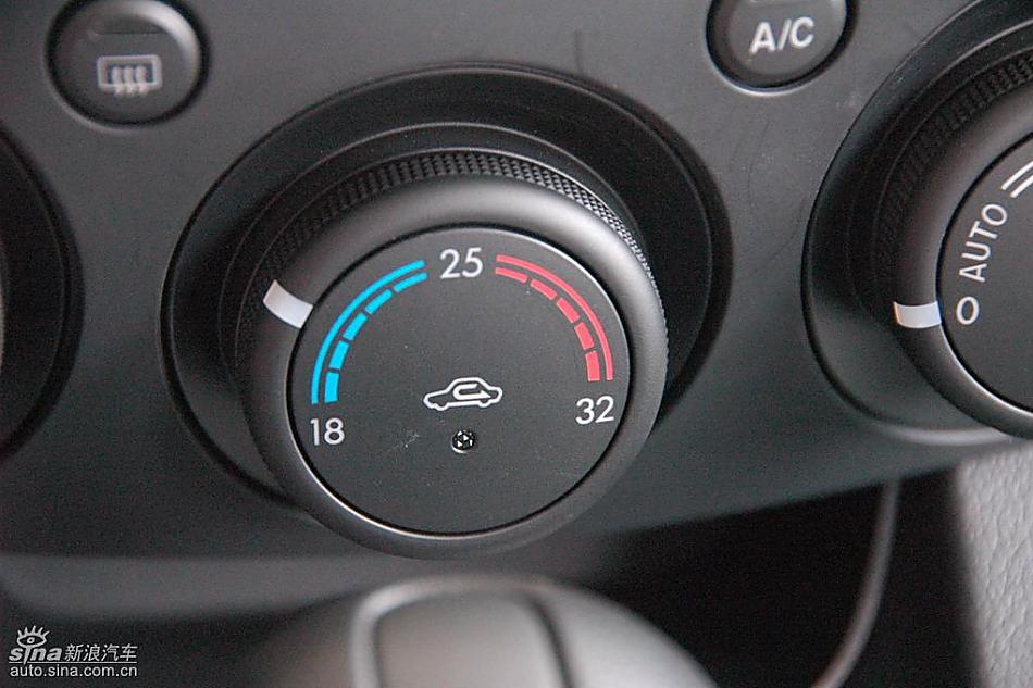 马自达2尊贵型1.5AT内饰