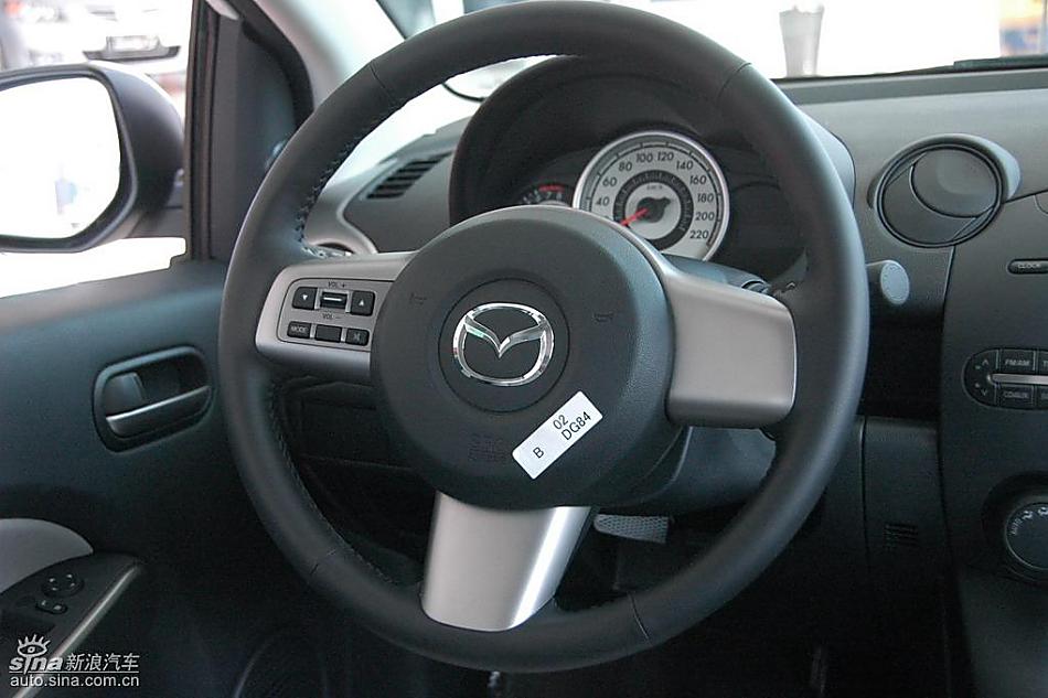 马自达2尊贵型1.5AT内饰