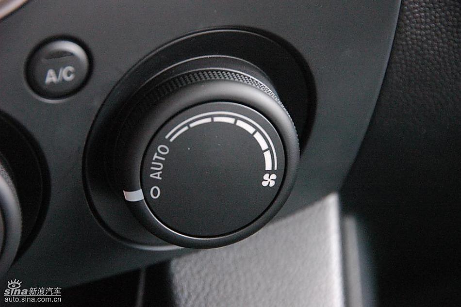 马自达2尊贵型1.5AT内饰