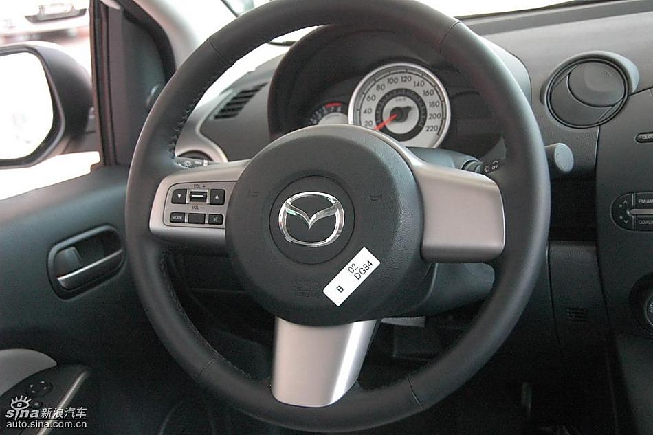 马自达2尊贵型1.5AT内饰