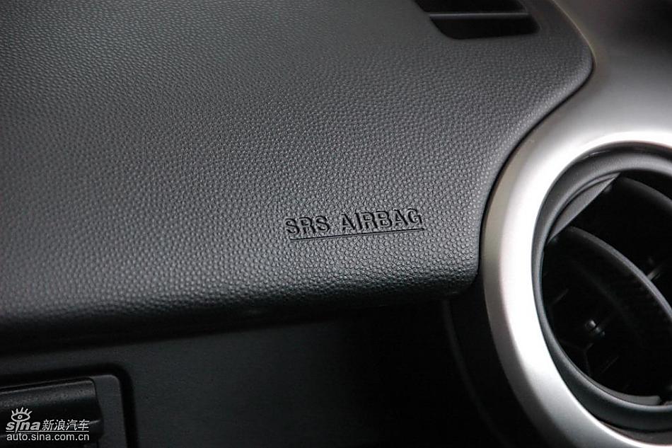 马自达2尊贵型1.5AT内饰