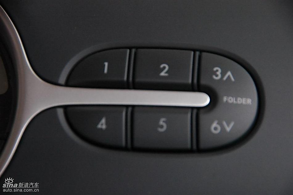 马自达2尊贵型1.5AT内饰