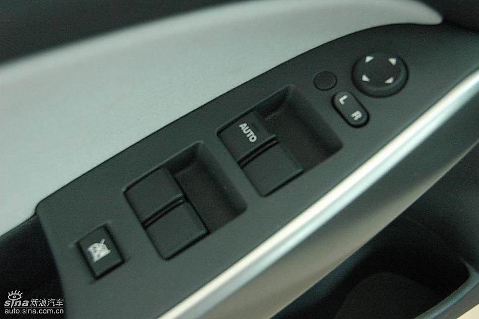 马自达2尊贵型1.5AT内饰