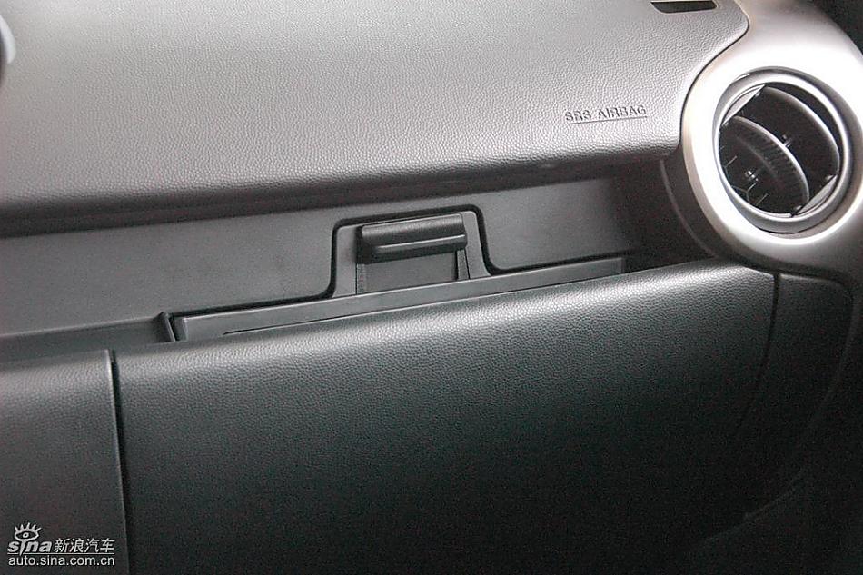 马自达2尊贵型1.5AT内饰