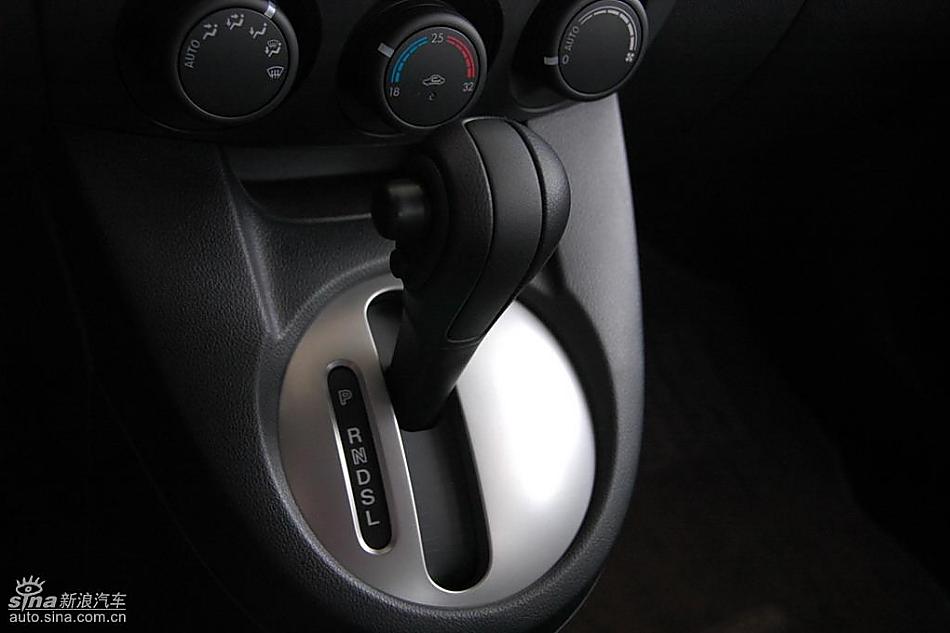 马自达2尊贵型1.5AT内饰