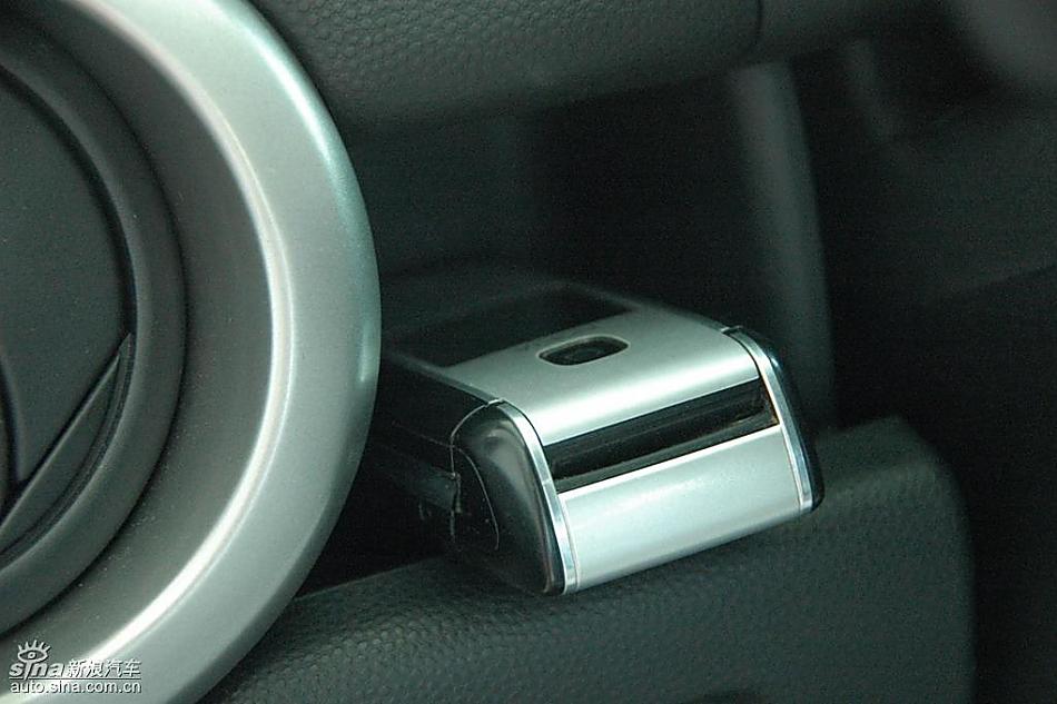 马自达2尊贵型1.5AT内饰