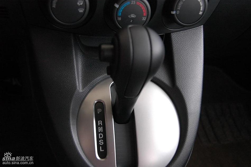 马自达2尊贵型1.5AT内饰
