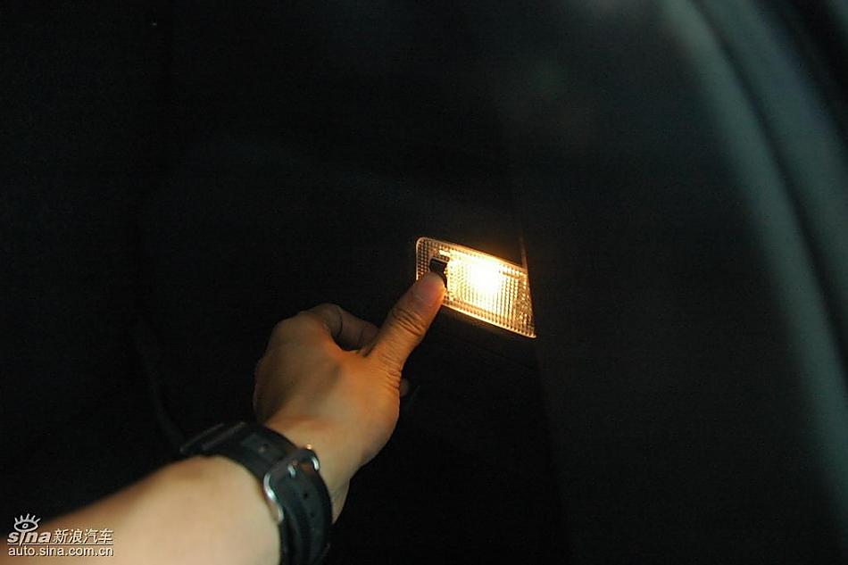 马自达2标准型1.3MT 内饰