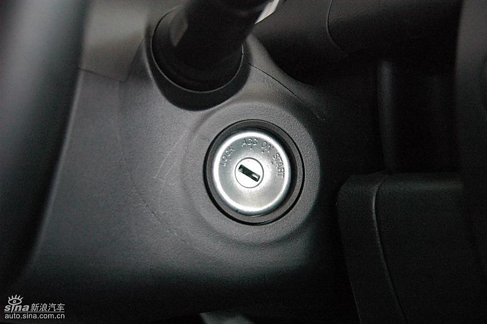 马自达2标准型1.3MT 内饰