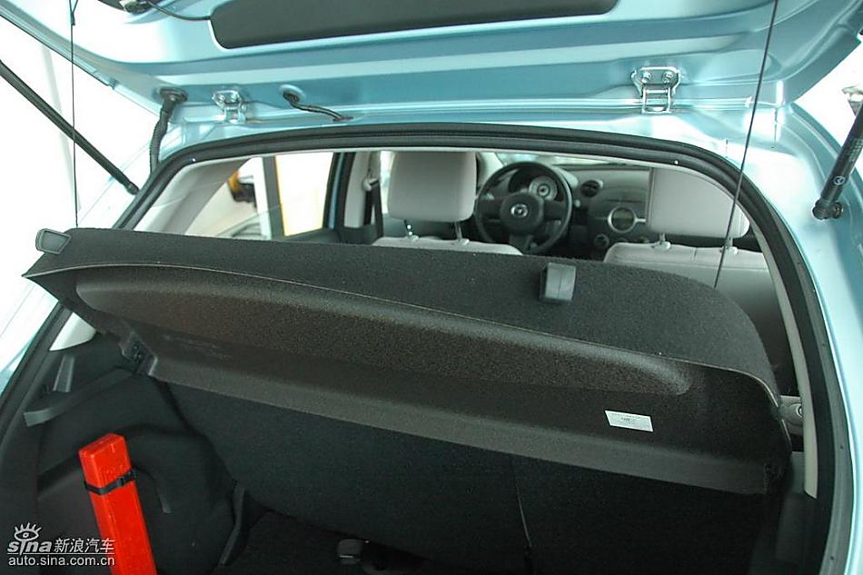 马自达2标准型1.3MT 内饰