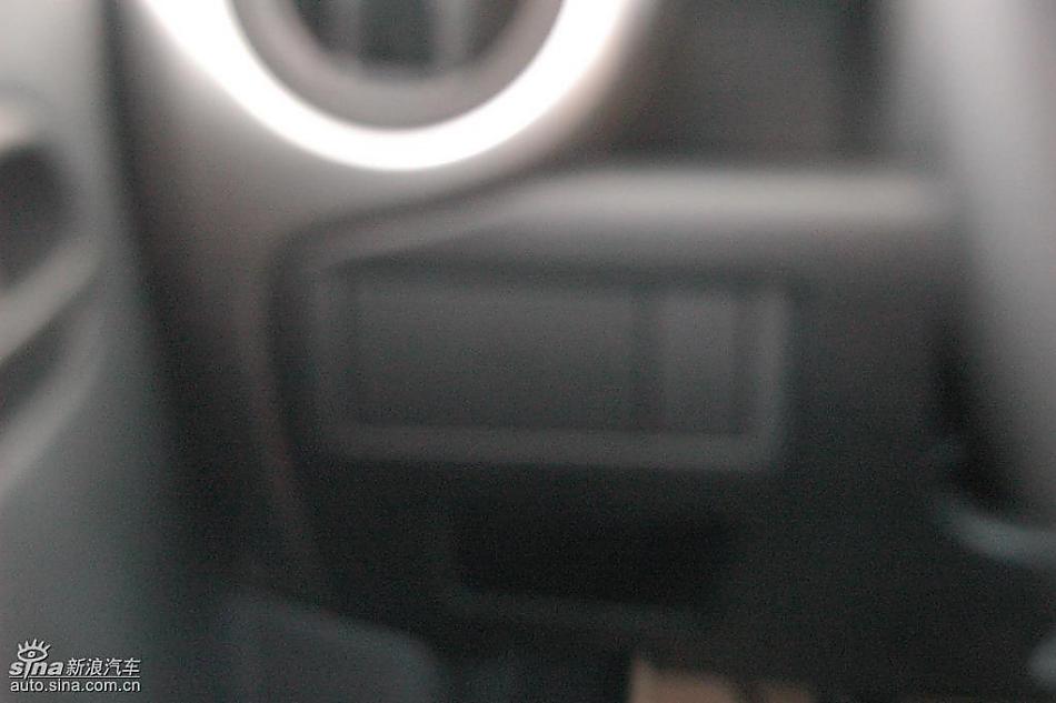 马自达2标准型1.3MT 内饰
