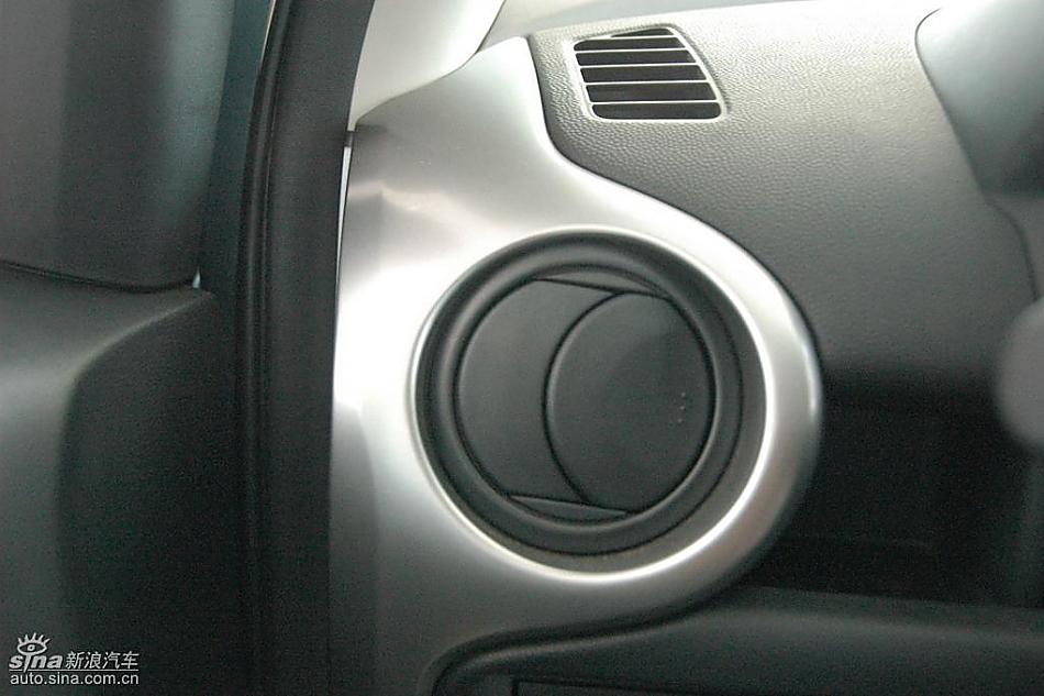 马自达2标准型1.3MT 内饰