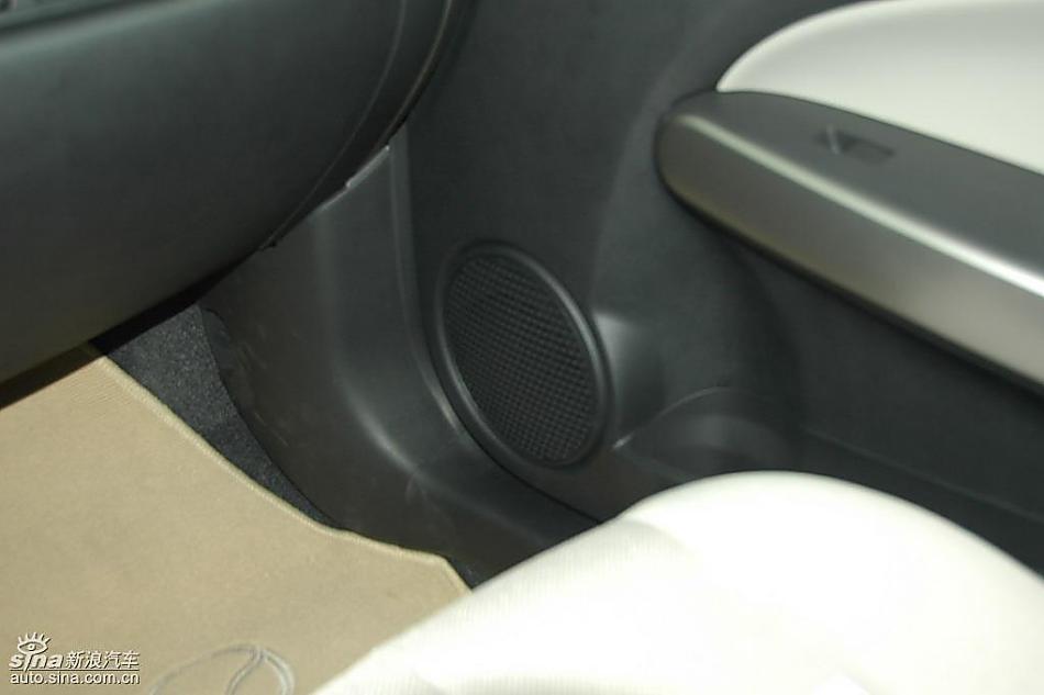 马自达2标准型1.3MT 内饰