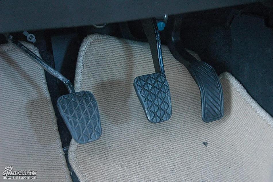 马自达2标准型1.3MT 内饰