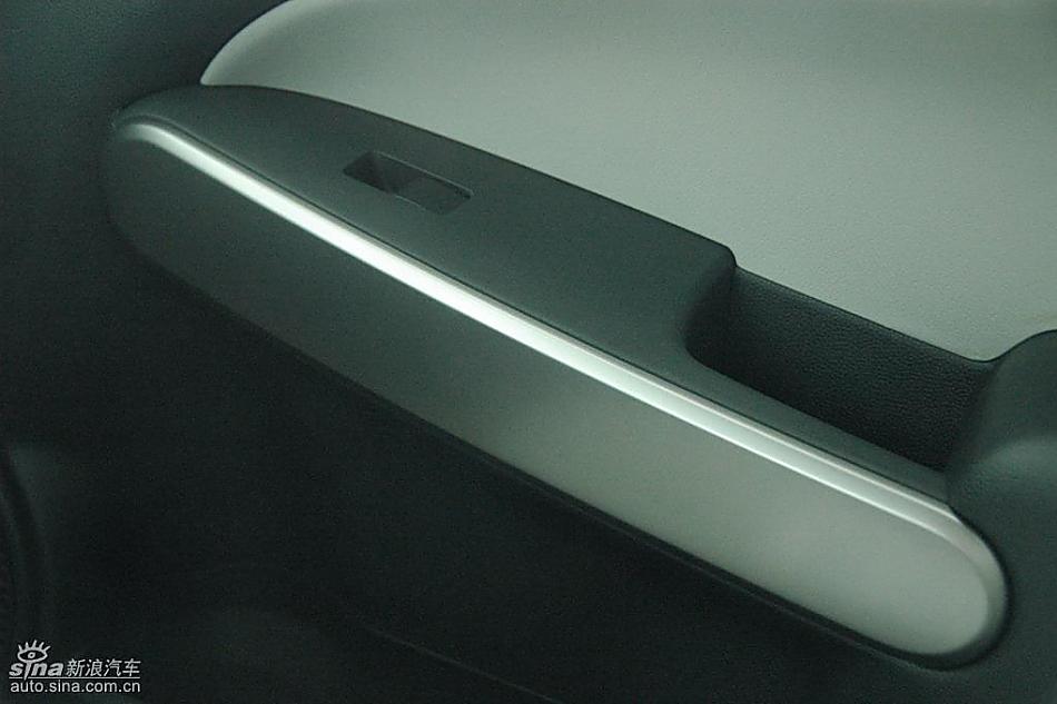 马自达2标准型1.3MT 内饰