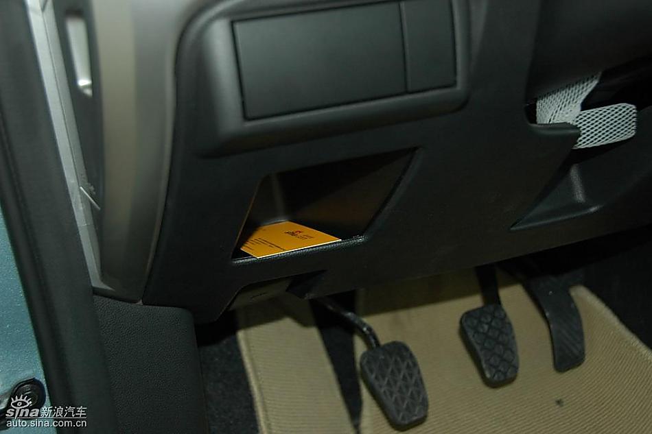 马自达2标准型1.3MT 内饰