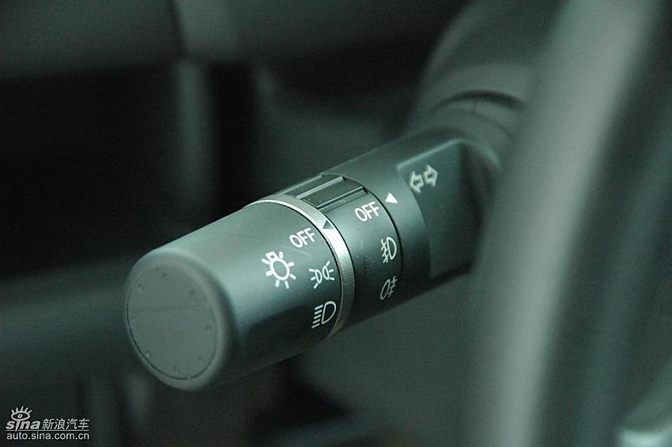 马自达2标准型1.3MT 内饰