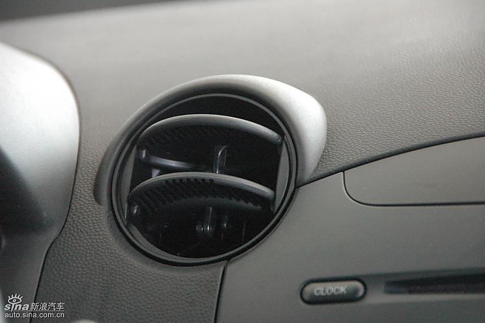 马自达2标准型1.3MT 内饰