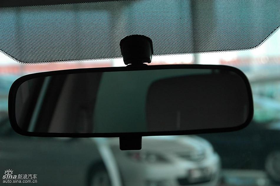 马自达2标准型1.3MT 内饰