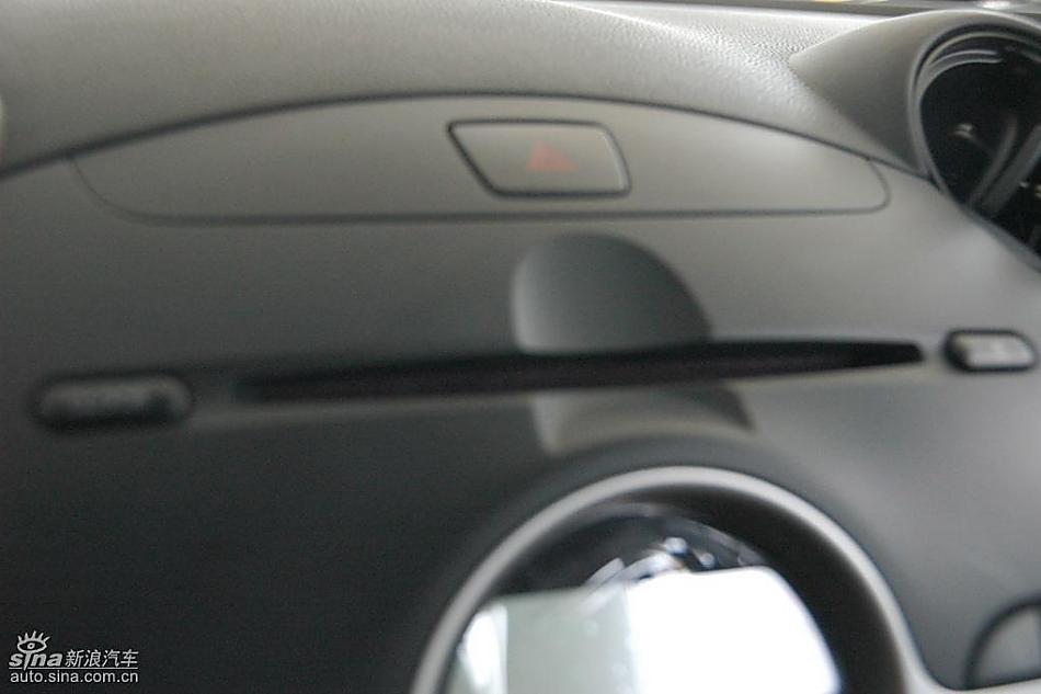 马自达2标准型1.3MT 内饰
