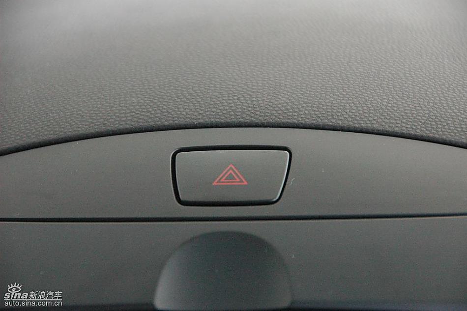 马自达2标准型1.3MT 内饰