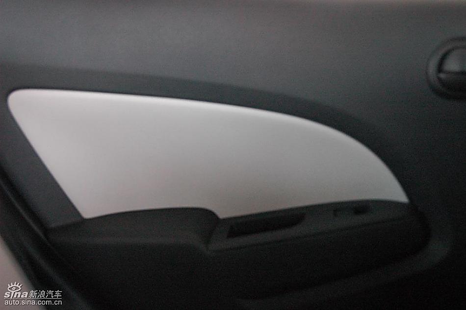 马自达2标准型1.3MT 内饰